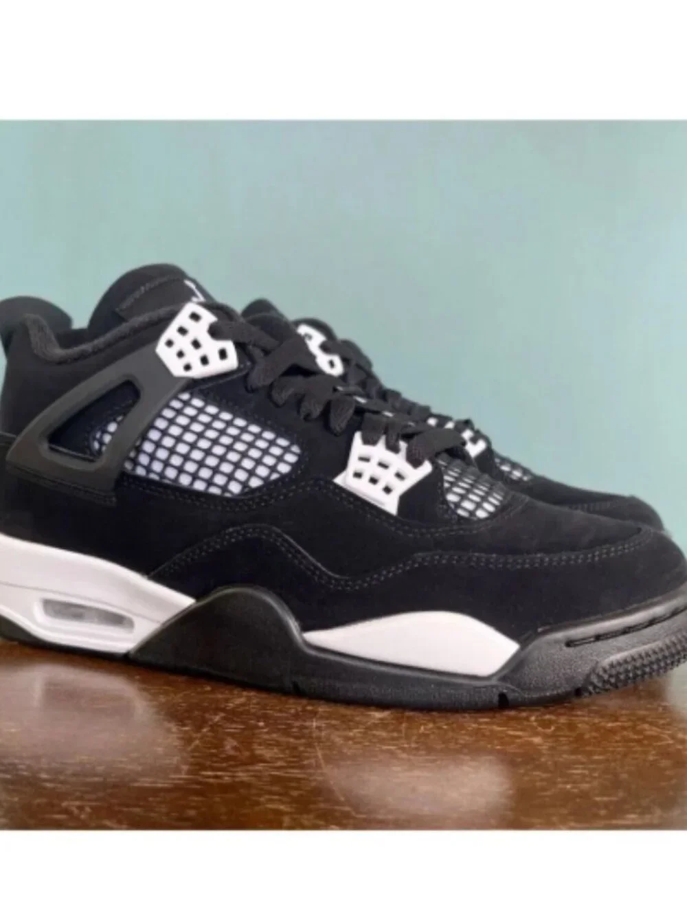 Air Jordan 4 Retro White Thunder